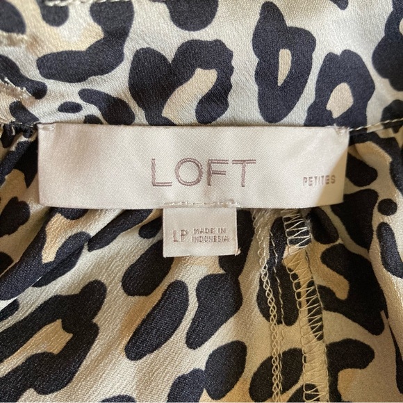 5/$15 Nice LOFT Petite Light Tan & Black Animal Print LS Top LP - Picture 5 of 9